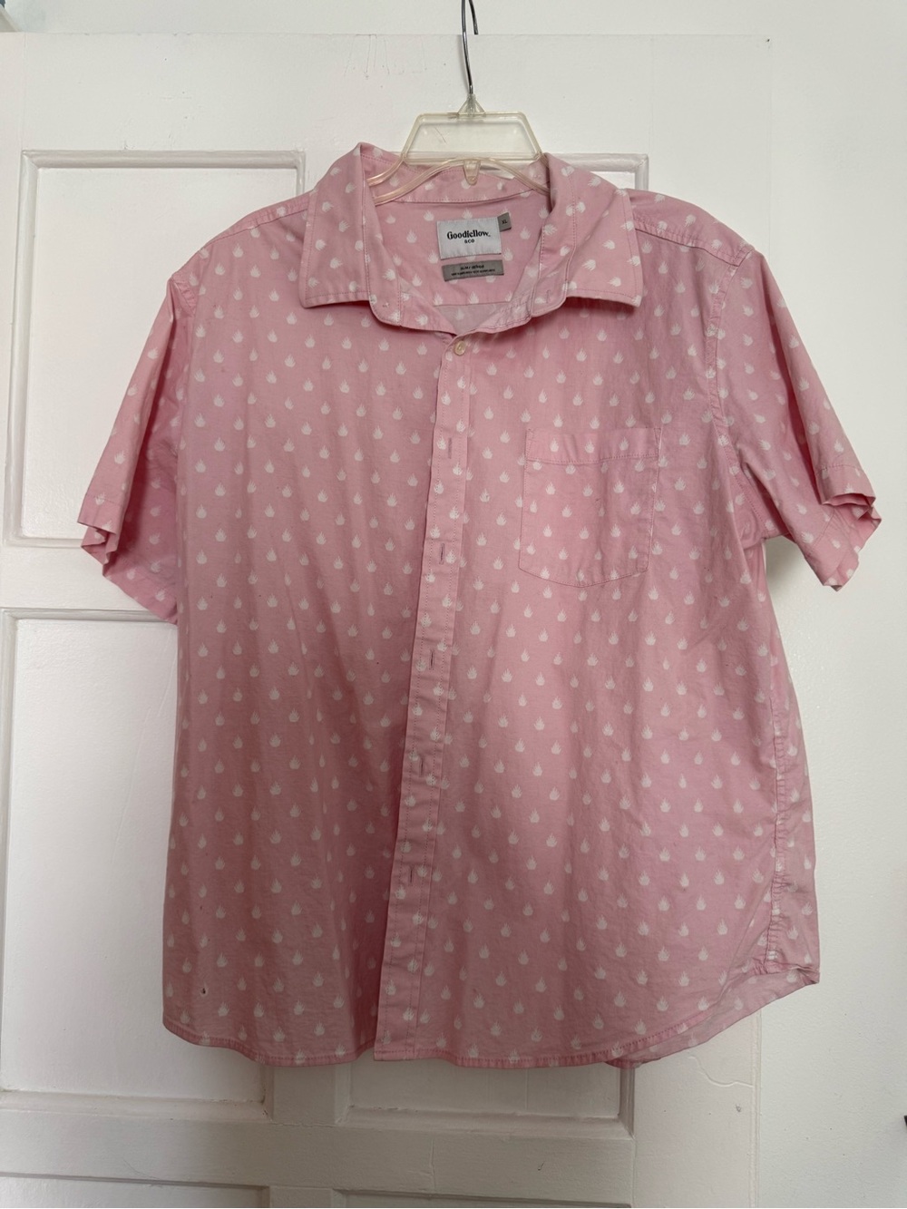 Goodfellow & Co Light Pink Short Sleeve Button-Up with White Teardrop Print